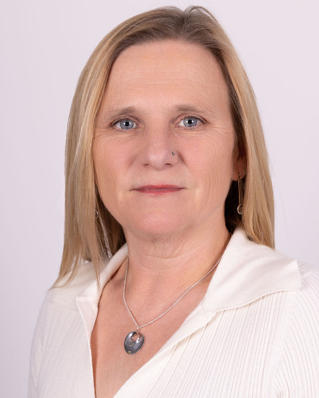 Dr Jo Naish